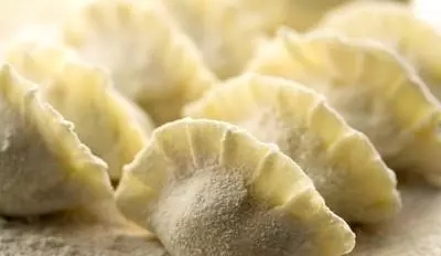 速凍水餃?zhǔn)窃趺瓷a(chǎn)出來(lái)的呢？速凍水餃標(biāo)準(zhǔn)生產(chǎn)過(guò)程